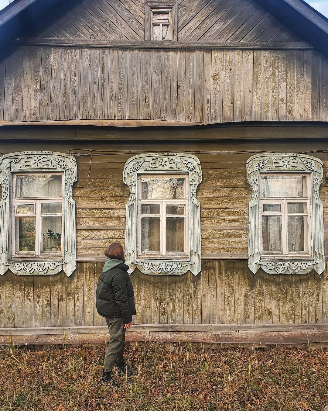 Внимание, разыскиваются наличники! Трио молодых архитекторов занимается съемкой и исследованием деревянных артефактов, а также интегрирует их в современную культуру.