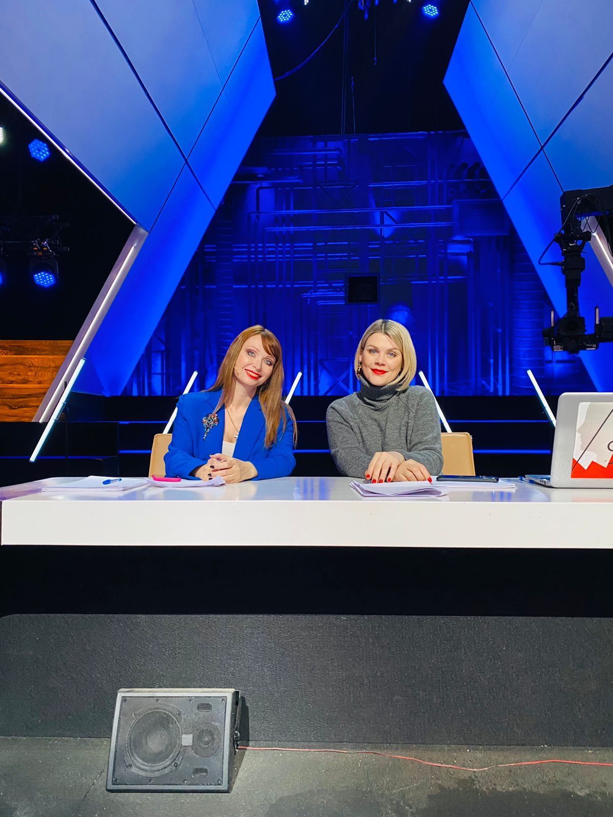 Некоторые на постоянной основе вращаются в сфере шоу-бизнеса и нередко пополняют социальные сети историями о приятных встречах; кто-то, наоборот, впервые увидел звезду, испытав восторг. Спросим владимирцев: что они расскажут о своих новых знакомствах.