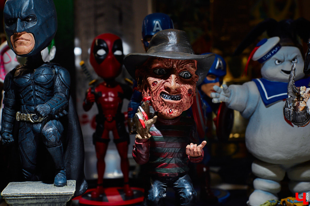 Владимирский киноман Александр Сыпченко собирает автографы, фигурки и маски с героями популярных фильмов. В коллекции молодого человека около ста экшн-игрушек из мира Голливуда!