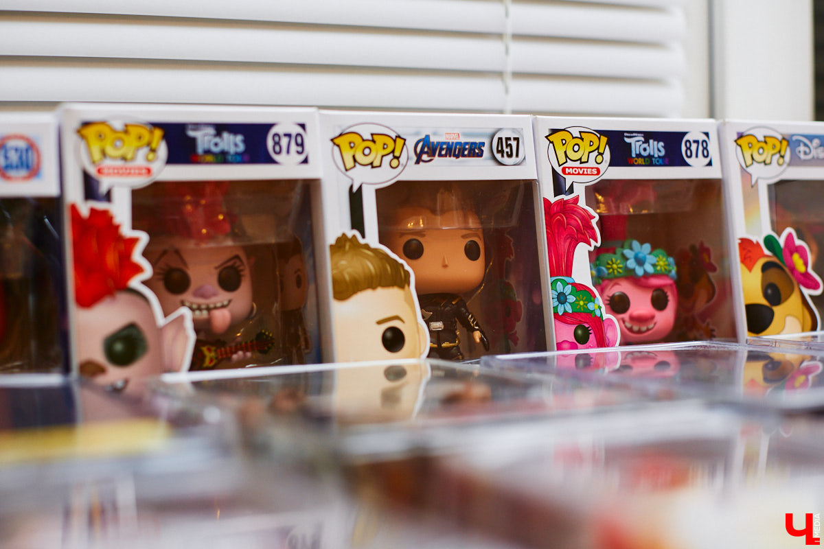 Владимирский киноман Александр Сыпченко собирает автографы, фигурки и маски с героями популярных фильмов. В коллекции молодого человека около ста экшн-игрушек из мира Голливуда!