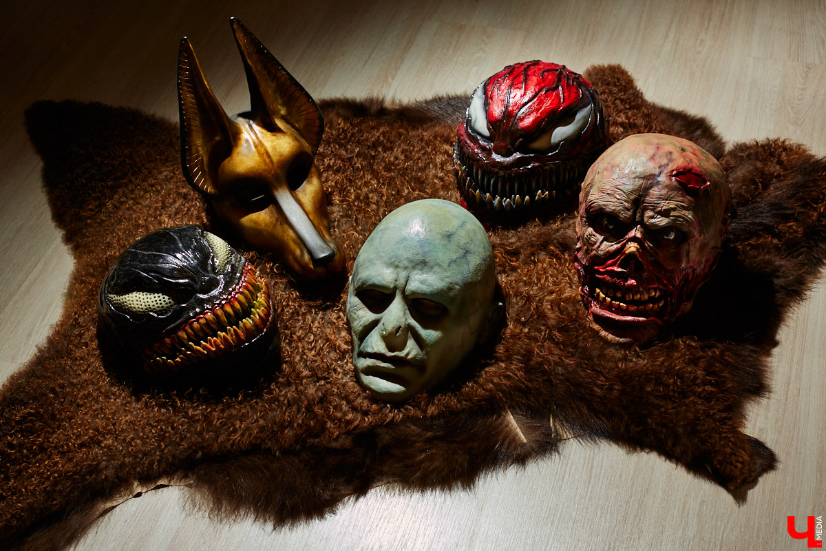 Владимирский киноман Александр Сыпченко собирает автографы, фигурки и маски с героями популярных фильмов. В коллекции молодого человека около ста экшн-игрушек из мира Голливуда!