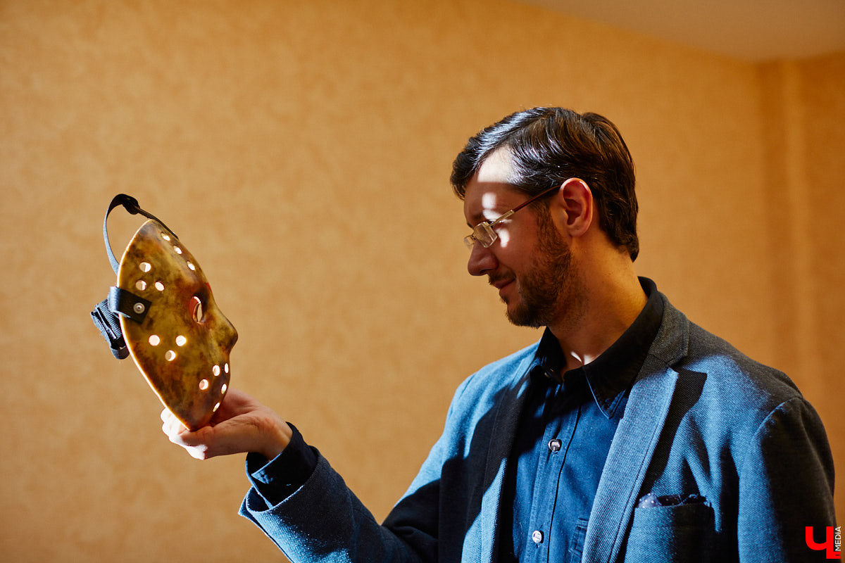 Владимирский киноман Александр Сыпченко собирает автографы, фигурки и маски с героями популярных фильмов. В коллекции молодого человека около ста экшн-игрушек из мира Голливуда!