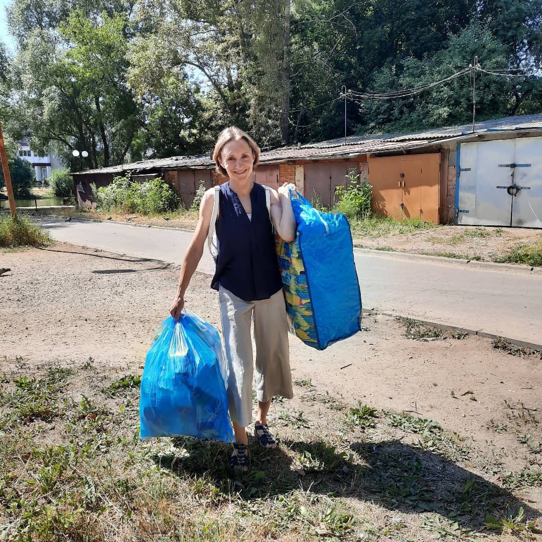 Защита экологии волнует многих сознательных граждан. Жительница Владимира Яна Малышенко - одна из них. Именно поэтому многодетная мама, активистка и писательница решила, что нужно непременно прививать любовь к окружающему миру людям с детства. Как? С помощью книг, конечно!