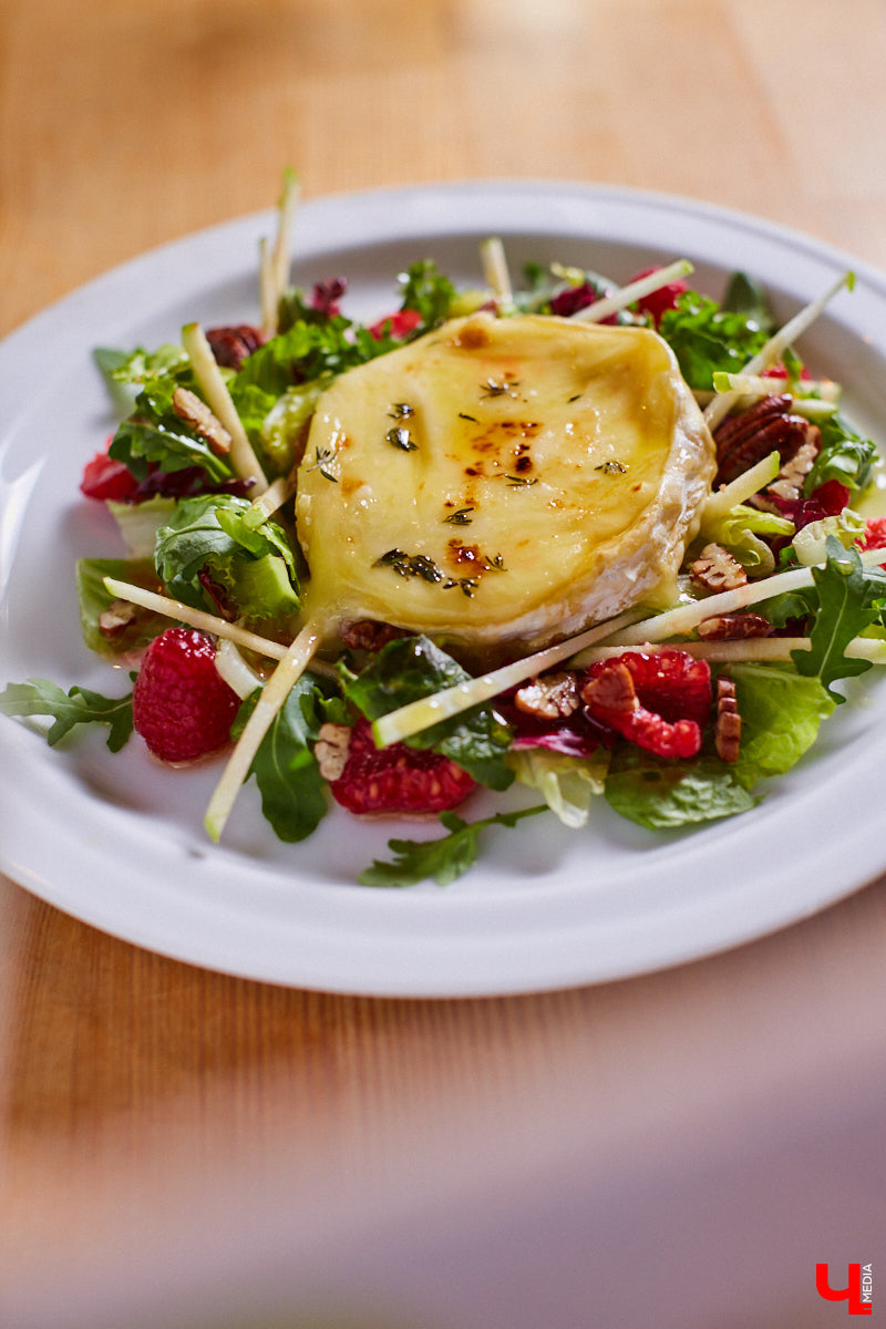 Волшебный салат в меню гармоничного новогоднего ужина для сомелье Любови Барило.