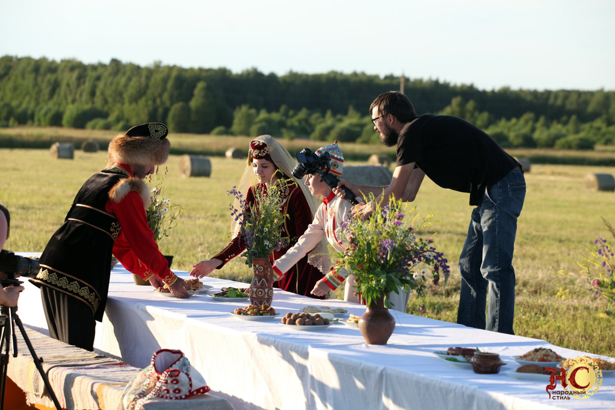Как рассказать о национальном единстве и многообразии так, чтобы зритель не вывихнул челюсть, зевая? «Страна простора» — как раз такой позитивный пример. Владимирский ролик занял 1-е место в Национальной премии «На благо мира». Рассказываем о награде и самом произведении.