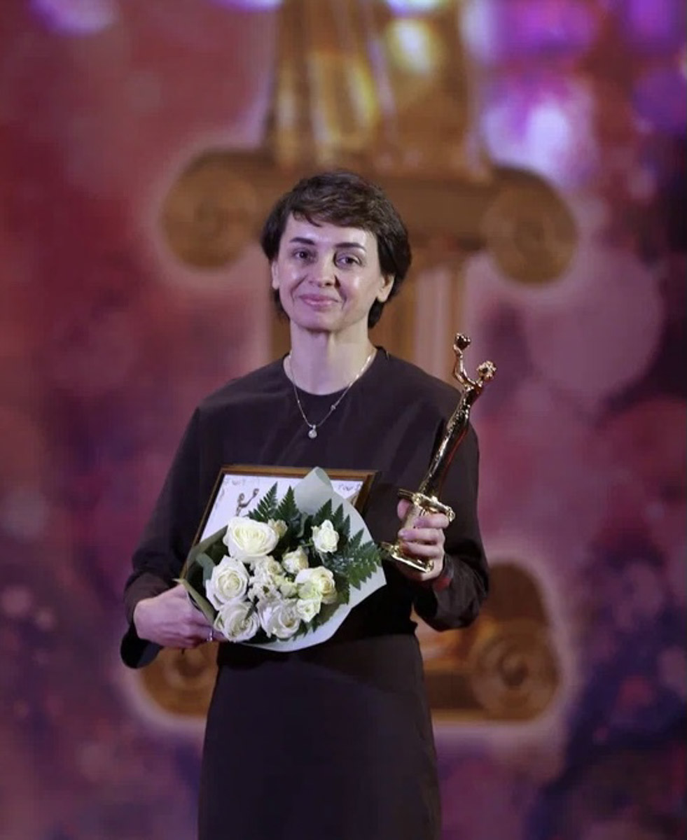 Как рассказать о национальном единстве и многообразии так, чтобы зритель не вывихнул челюсть, зевая? «Страна простора» — как раз такой позитивный пример. Владимирский ролик занял 1-е место в Национальной премии «На благо мира». Рассказываем о награде и самом произведении.