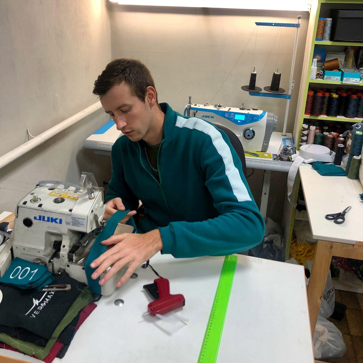 Все больше мужчин выбирают профессии, которые принято относить к женским. Кто они и почему занимаются именно этим? «Ключ-Медиа» поговорил с владимирцами, желающими разбить закостенелые стереотипы.