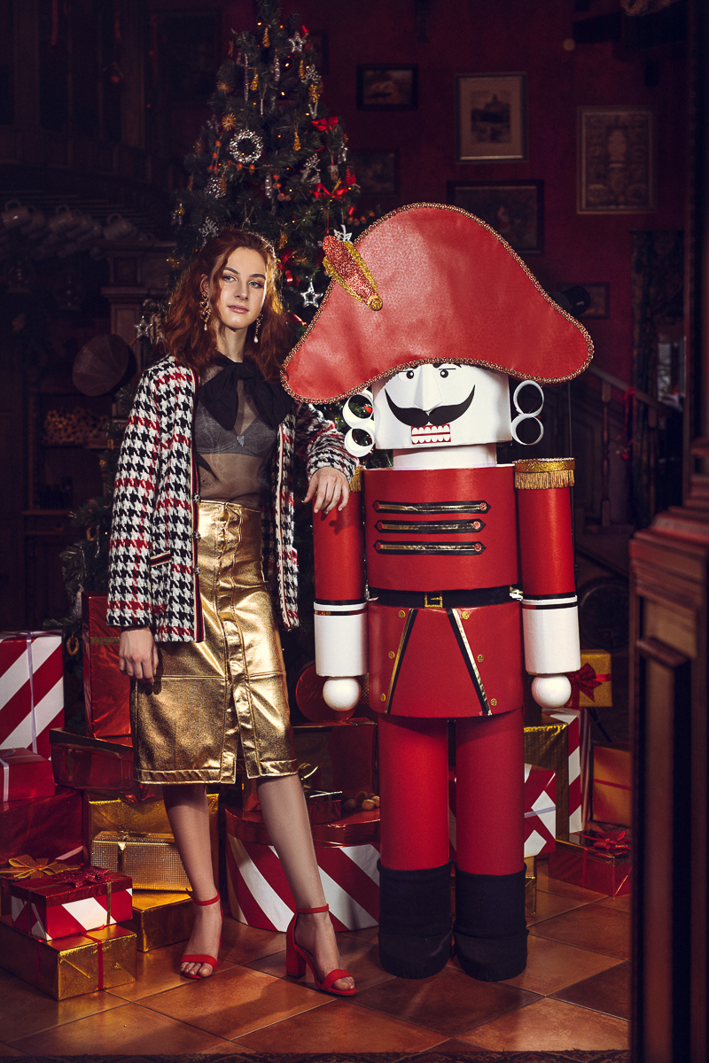 10 дней до Нового года, а в ленте ни одного праздничного снимка? Тогда одевайтесь и бегом на улицу! Украшенный город – идеальное место для сказочной фотосессии.