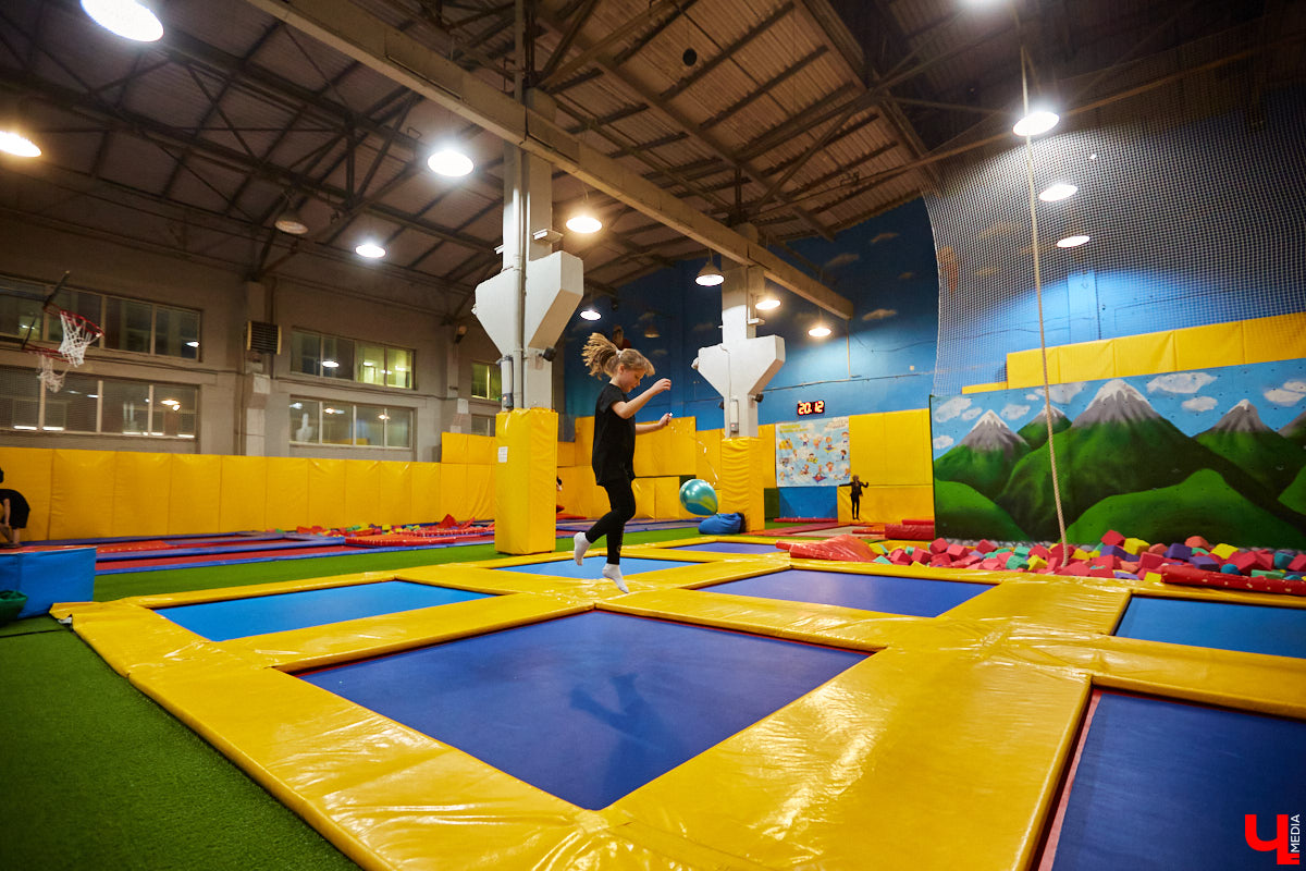 Большой Московский цирк, «Росгосцирк», «Cirque du Soleil» и… тренерство во Владимире. Акробат с говорящей фамилией Алексей Полетаев о суровых цирковых буднях, прыжках на батуте и маленьких воспитанниках из нашего города.