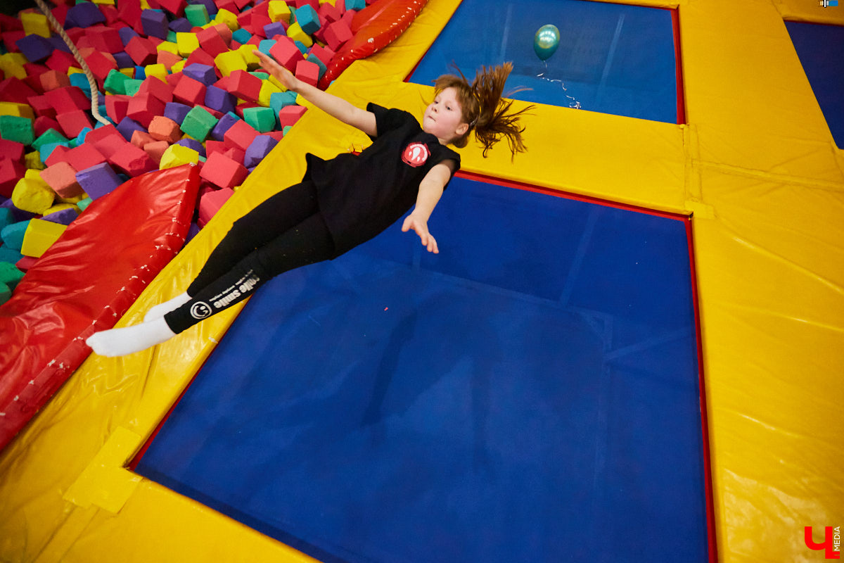 Большой Московский цирк, «Росгосцирк», «Cirque du Soleil» и… тренерство во Владимире. Акробат с говорящей фамилией Алексей Полетаев о суровых цирковых буднях, прыжках на батуте и маленьких воспитанниках из нашего города.