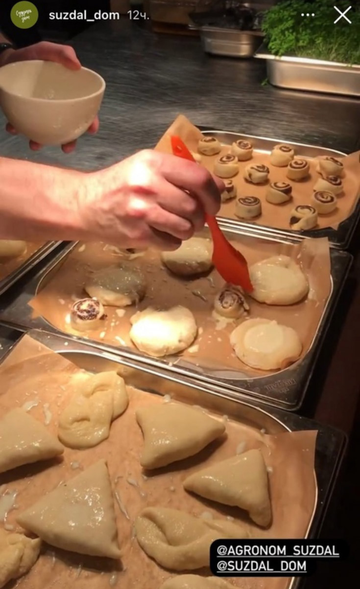 Солист группы «Руки вверх» Сергей Жуков приехал во Владимирскую область. Музыкант любит активный отдых, поэтому простым прогулкам у нас он предпочел освоение новых профессий!