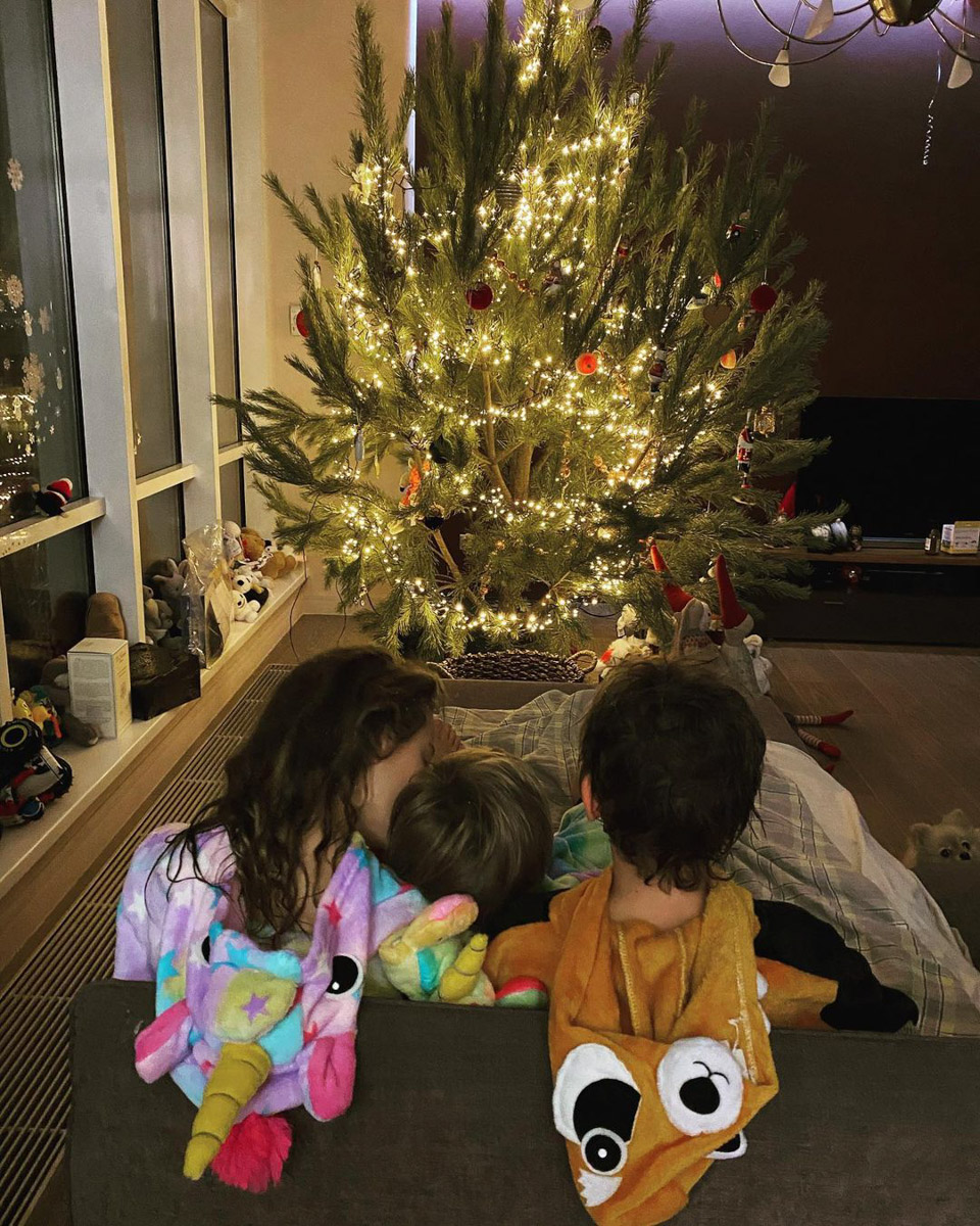 Солист группы «Руки вверх» Сергей Жуков приехал во Владимирскую область. Музыкант любит активный отдых, поэтому простым прогулкам у нас он предпочел освоение новых профессий!