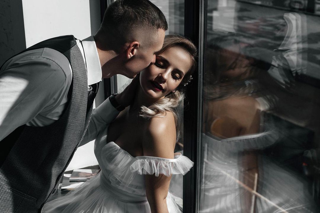 На&nbsp;свою первую «зеркалку» Елизавета Осина заработала, собирая землянику. Прошло шесть лет. Ее&nbsp;работы публикуются в&nbsp;зарубежных журналах, бьюти-клиенты ищут сотрудничества, а&nbsp;в&nbsp;авторском проекте «Знаки зодиака» участвует визажист-марафонец Гоар Аветисян.