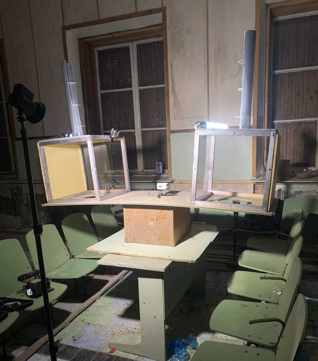 Заброшенная территория и шесть участников; три раунда, опарыши и кузнечики. Ната Доброта делится впечатлениями со съемок хоррор-квеста для YouTube-канала «This Is Rocket». Спойлер: не все пошло по плану.