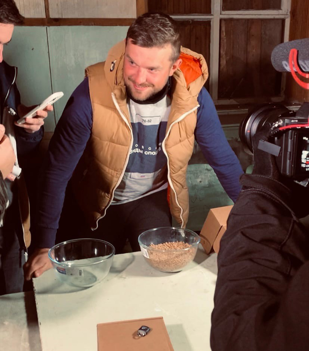 Заброшенная территория и шесть участников; три раунда, опарыши и кузнечики. Ната Доброта делится впечатлениями со съемок хоррор-квеста для YouTube-канала «This Is Rocket». Спойлер: не все пошло по плану.