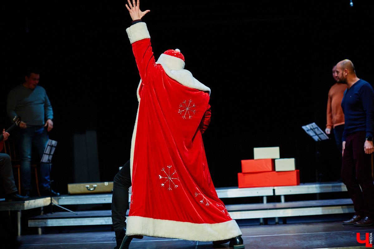 Если вы уже нарядили праздничную елку, но под хвойными лапами не обнаружили новогоднего настроения — внемлите. В последнее воскресенье года, 26 декабря, во Владимире состоялась премьера спектакля «Как я провел эту зиму».