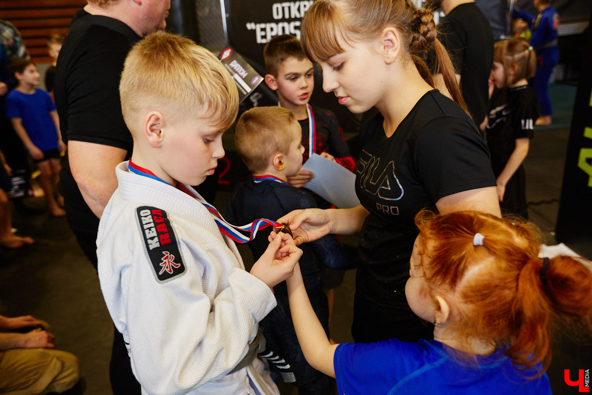 Второй турнир по грэпплингу и джиу-джитсу «EPOS TOURNAMENT» собрал немало участников со всей области. Были слезы на татами, сражения девочек с мальчиками, битва за деньги. Подробности в репортаже!