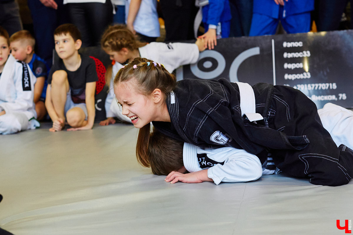 Второй турнир по грэпплингу и джиу-джитсу «EPOS TOURNAMENT» собрал немало участников со всей области. Были слезы на татами, сражения девочек с мальчиками, битва за деньги. Подробности в репортаже!