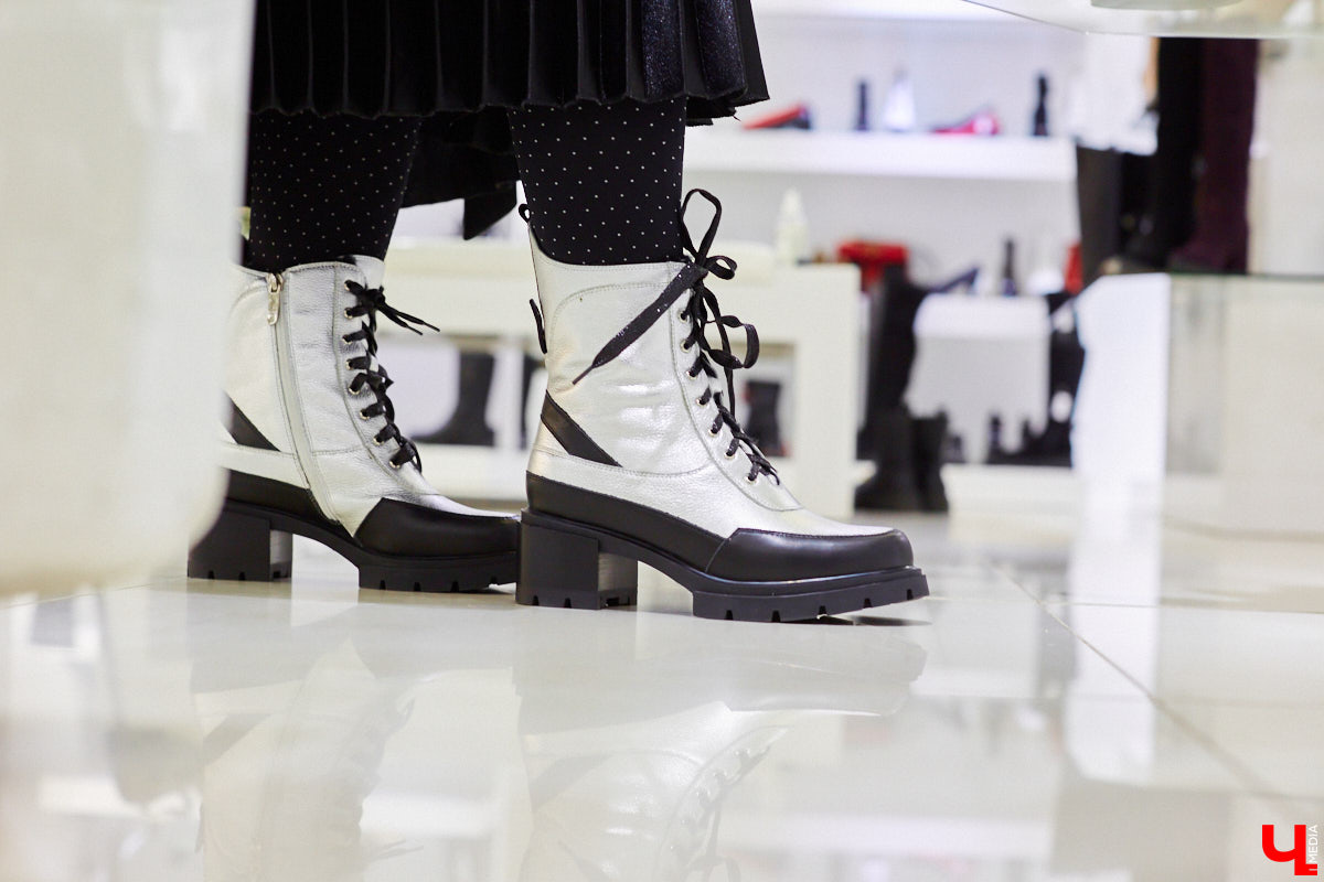 Необязательно выбирать между модным и комфортным, ведь все можно совместить! Журналист «Ключ-Медиа» отправилась на шопинг за теплой и одновременно актуальной зимней обувью. Не отходить далеко от трендов ей помогла стилист Елена Капп.