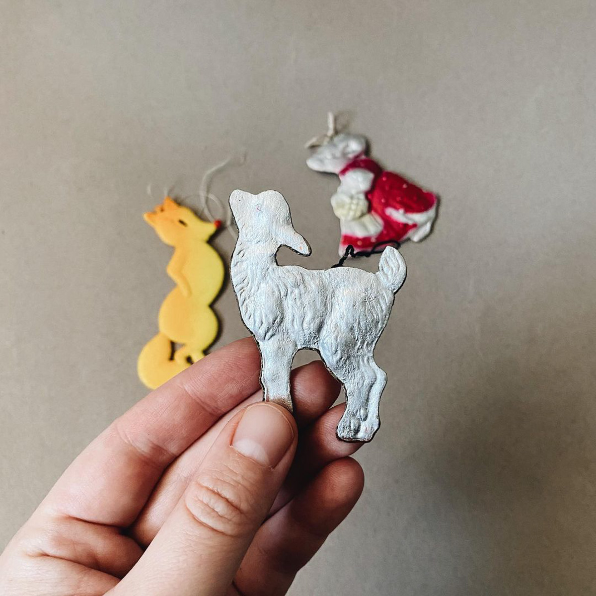 Спрос на советские елочные игрушки вырос в два раза. Интерес к ним усиливается год от года. Журналист Елена Пляскина начала собирать свою коллекцию игрушек времен СССР еще пять лет назад. О ней, ценах и секретах «охоты» на редкие экземпляры она рассказала в интервью «Ключ-Медиа».