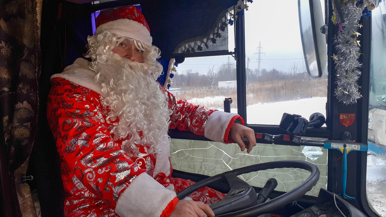 Дед Мороз — главный новогодний волшебник. И сегодня его будут ждать дети и взрослые по всей стране. В каком образе он может явиться к жителям Владимирской области? «Ключ-Медиа» составил необычный хит-парад.