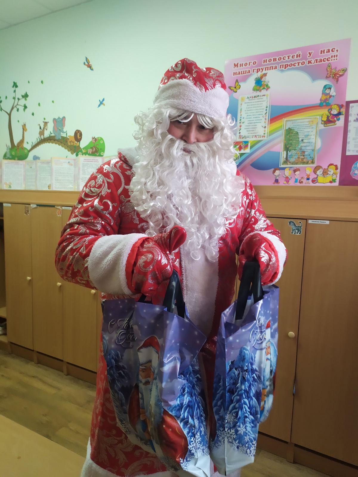 Дед Мороз — главный новогодний волшебник. И сегодня его будут ждать дети и взрослые по всей стране. В каком образе он может явиться к жителям Владимирской области? «Ключ-Медиа» составил необычный хит-парад.