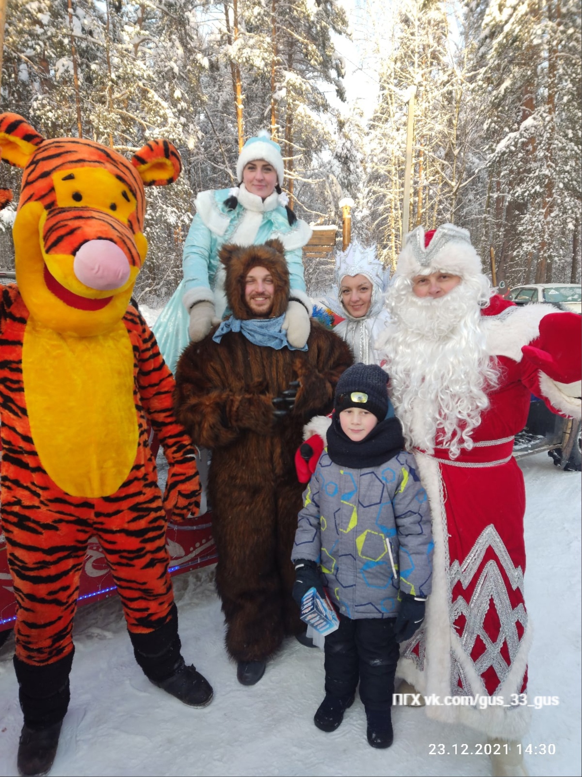 Дед Мороз — главный новогодний волшебник. И сегодня его будут ждать дети и взрослые по всей стране. В каком образе он может явиться к жителям Владимирской области? «Ключ-Медиа» составил необычный хит-парад.