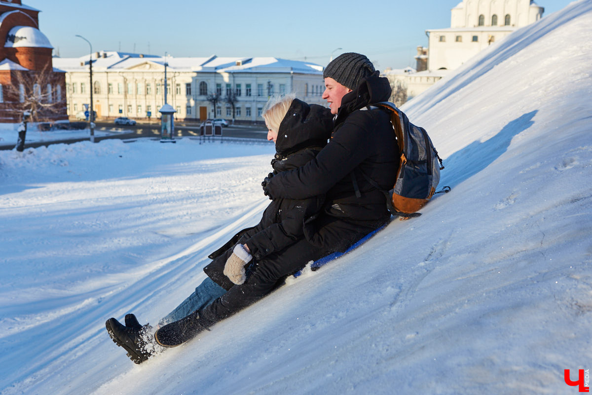 Мы не сомневаемся, что читатели «Ключ-Медиа» даже в самую лютую стужу продолжают развлекаться на свежем воздухе и хорошо знакомы с «культовыми» локациями, предназначенными для активного отдыха. Но хорошая новость: ежегодно появляется все больше катков, лыжных трасс, склонов для тюбинга, поэтому позволим себе обновить список мест для зимних покатушек.