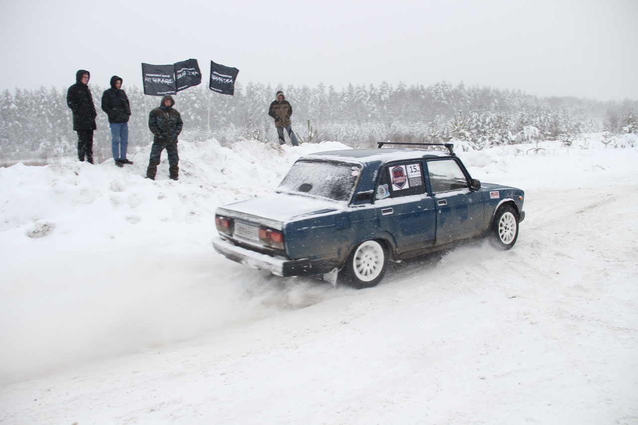 В последние декабрьские выходные в Судогодском районе, рядом с деревней Новокарповка, прошел первый этап чемпионата Владимирской области по ралли-спринт дуэльная гонка «Другая скорость».