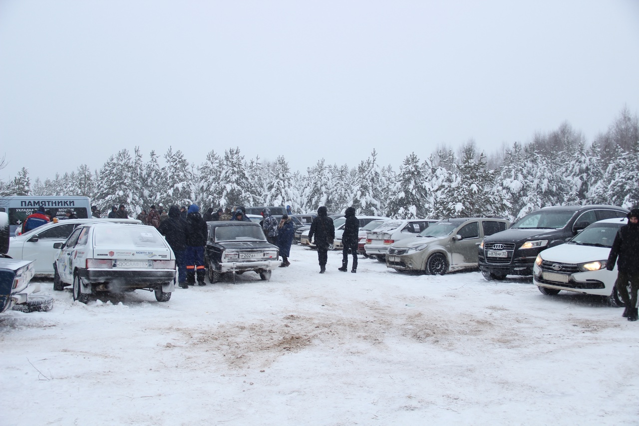 В последние декабрьские выходные в Судогодском районе, рядом с деревней Новокарповка, прошел первый этап чемпионата Владимирской области по ралли-спринт дуэльная гонка «Другая скорость».