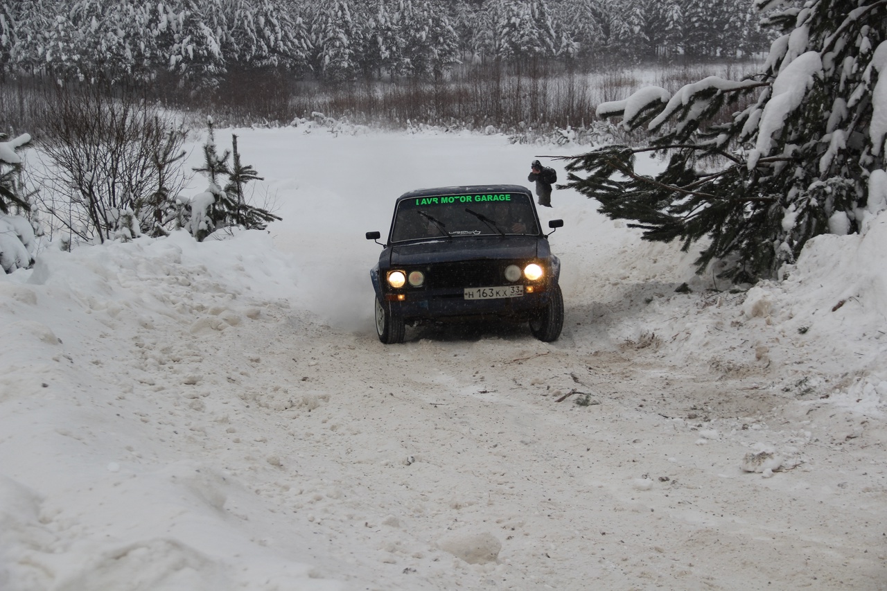 В последние декабрьские выходные в Судогодском районе, рядом с деревней Новокарповка, прошел первый этап чемпионата Владимирской области по ралли-спринт дуэльная гонка «Другая скорость».