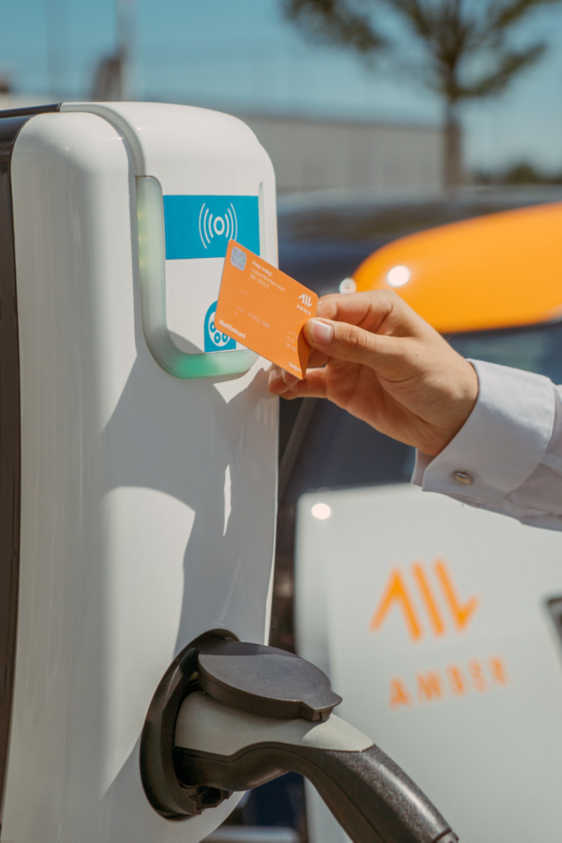 Владимирская область официально вошла в пилотный проект по развитию инфраструктуры для электротранспорта. Список территорий, где до 2024 года построят станции зарядки для электрокаров, утвердили в правительстве. Эксперимент стартует уже в этом году.