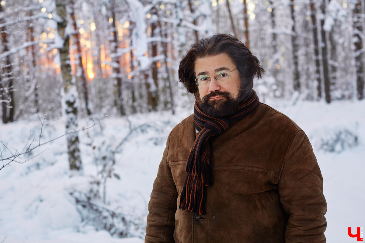 Из Парижа переехать в деревенский домик под Владимиром. Композитор и музыкант Николя Челоро считает такой поворот судьбы волей провидения. Как живется французу в российской глубинке? И в чем маэстро черпает вдохновение? Об этом и поговорили с Николя.