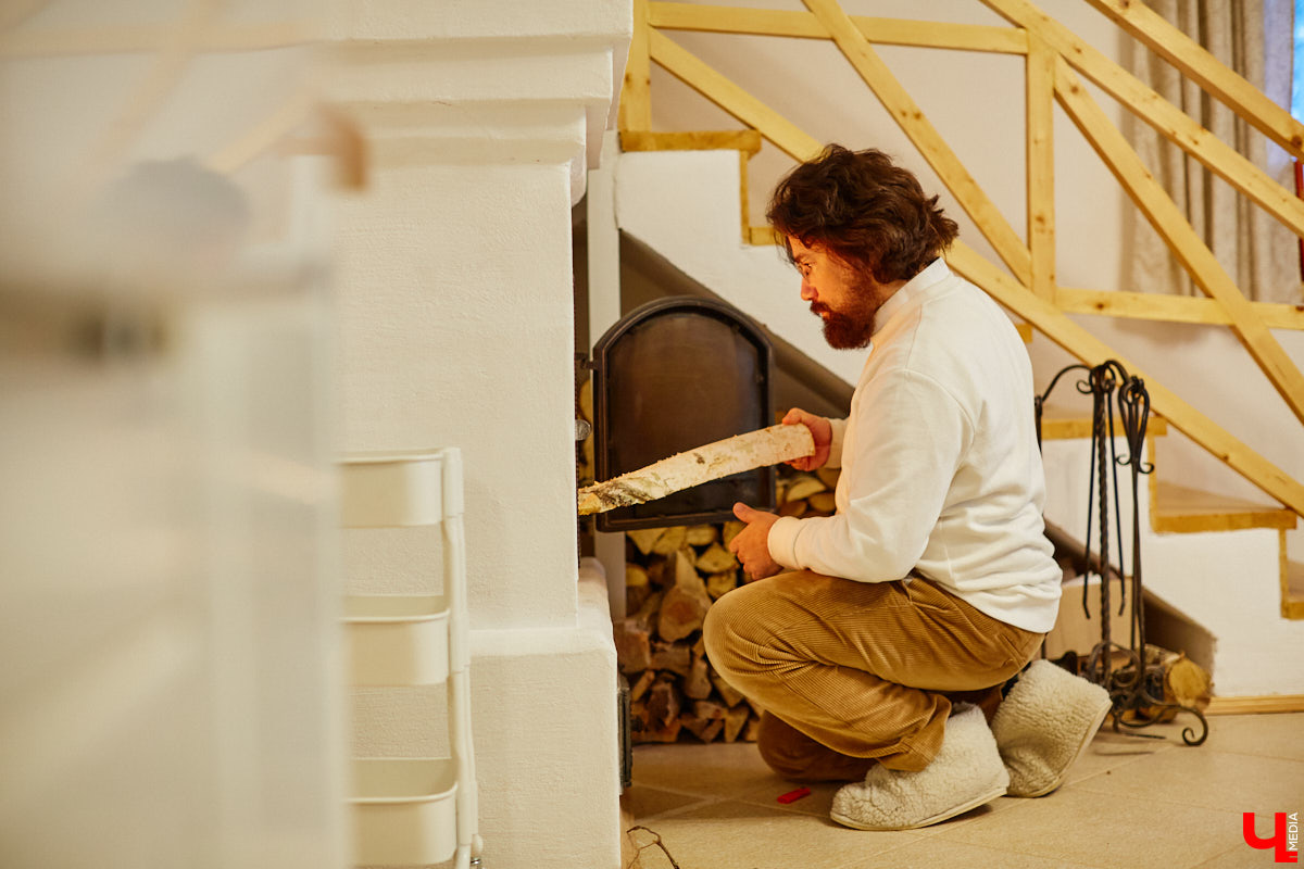 Из Парижа переехать в деревенский домик под Владимиром. Композитор и музыкант Николя Челоро считает такой поворот судьбы волей провидения. Как живется французу в российской глубинке? И в чем маэстро черпает вдохновение? Об этом и поговорили с Николя.