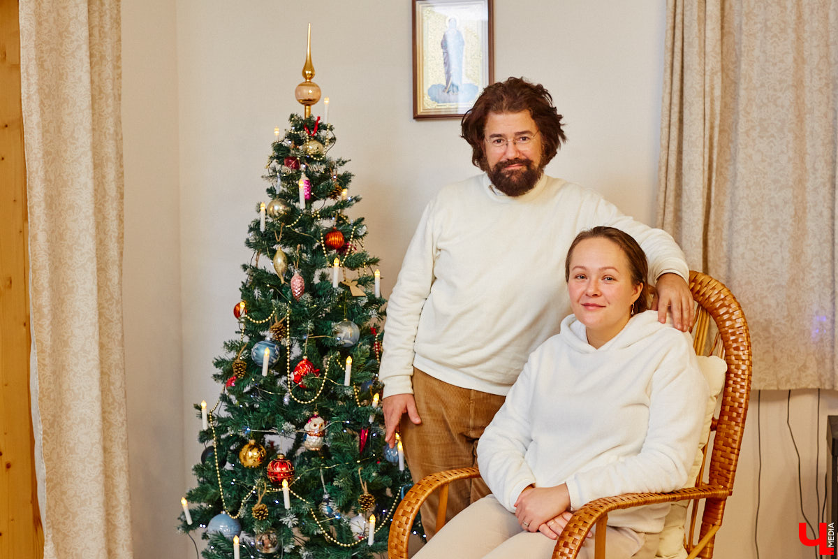 Из Парижа переехать в деревенский домик под Владимиром. Композитор и музыкант Николя Челоро считает такой поворот судьбы волей провидения. Как живется французу в российской глубинке? И в чем маэстро черпает вдохновение? Об этом и поговорили с Николя.