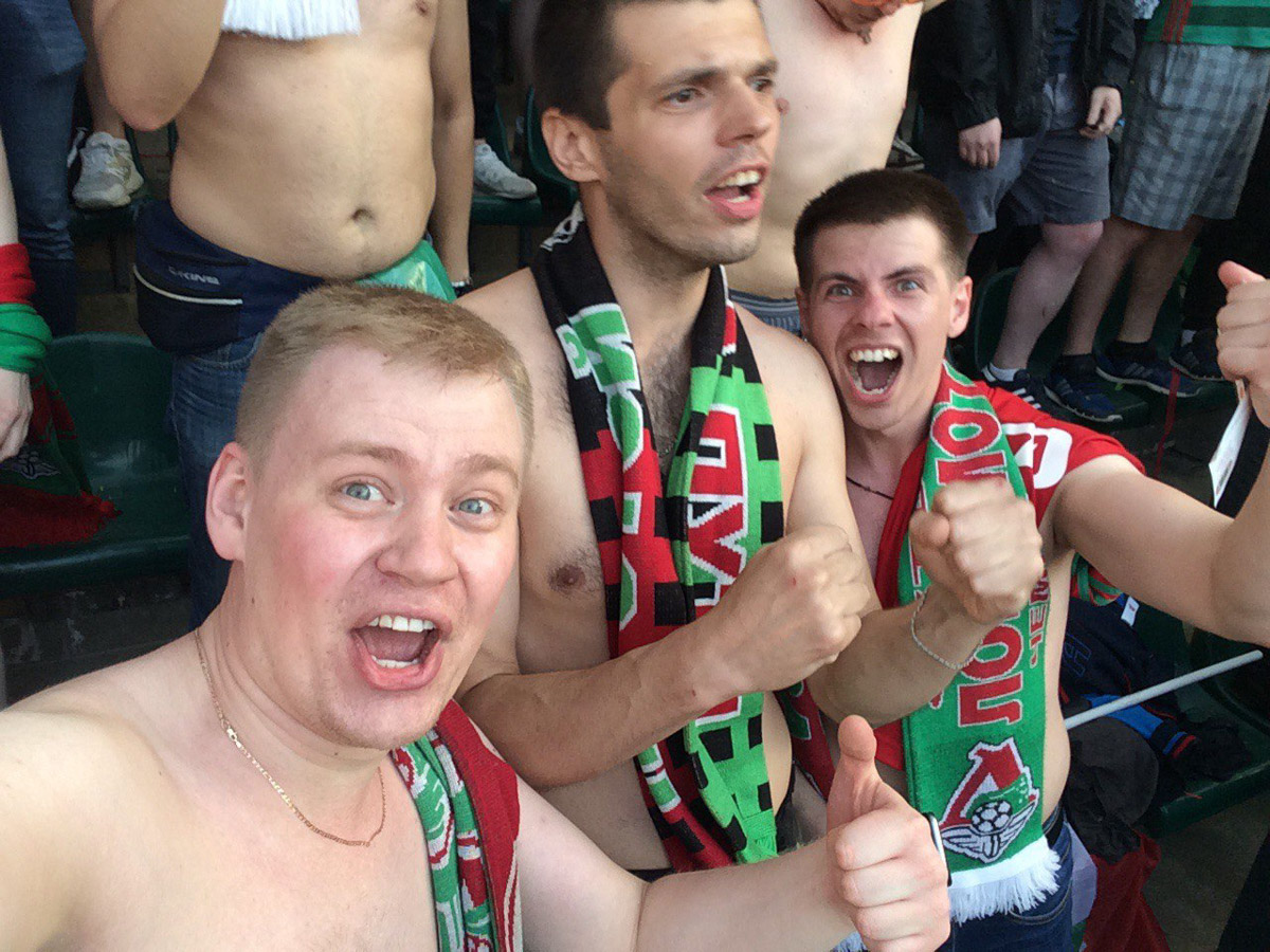 Владимирский фанат «Локомотива» не пропускает практически ни одной игры любимой команды. «Ключ-Медиа» узнал, как ему удается совмещать работу и выезды, в том числе за рубеж. И что нужно делать, чтобы выбранный клуб побеждал.