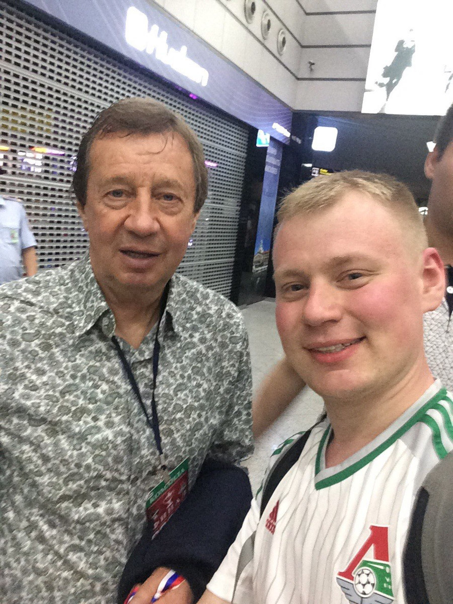 Владимирский фанат «Локомотива» не пропускает практически ни одной игры любимой команды. «Ключ-Медиа» узнал, как ему удается совмещать работу и выезды, в том числе за рубеж. И что нужно делать, чтобы выбранный клуб побеждал.