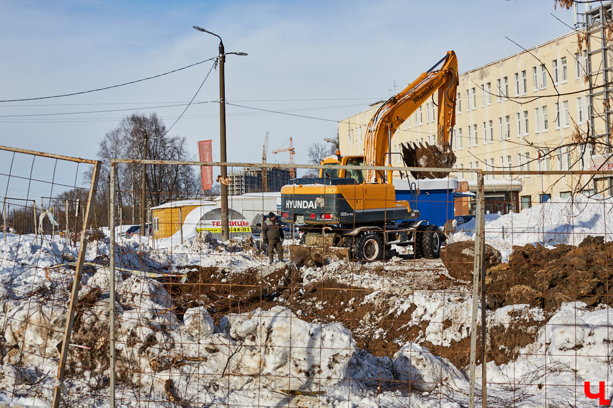 Борьба со снегом в центре внимания уже не первую неделю. Что готовы предложить чиновники, чтобы совсем не закопаться? Обо всем этом в дорожном обзоре «Ключ-Медиа».