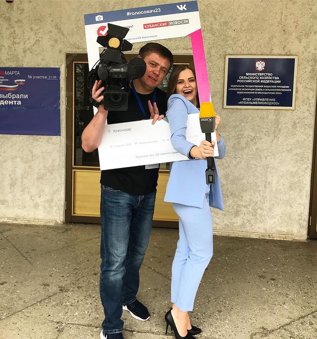 Чтобы работать на федеральном канале, журналисту из Владимира пришлось сбрить бороду и усы. В таком виде его не узнала даже жена. Кстати, она тоже журналист. О телевизионной семье, которая не боится менять города и каналы, мы сегодня и расскажем.