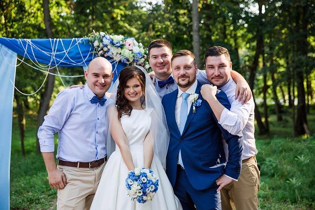 Чтобы работать на федеральном канале, журналисту из Владимира пришлось сбрить бороду и усы. В таком виде его не узнала даже жена. Кстати, она тоже журналист. О телевизионной семье, которая не боится менять города и каналы, мы сегодня и расскажем.