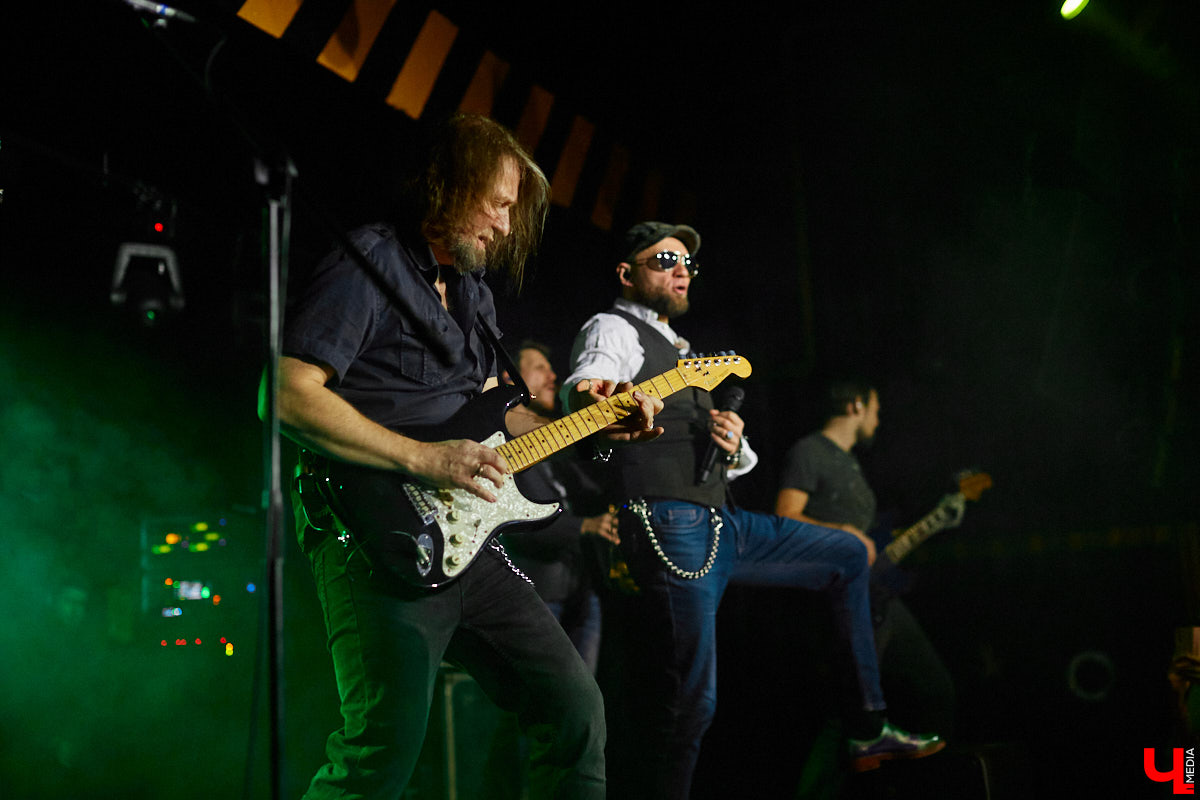 «Жрать и не толстеть». Пардон, кушать и не поправляться. Чтобы мне съесть такое, чтобы сразу похудеть? Об этом зачастую задумываются практически все гурманы, даже музыканты группы «Рекорд Оркестр».