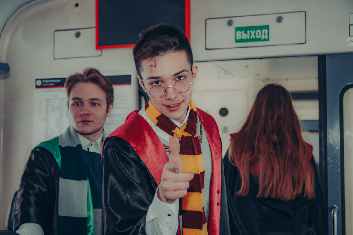 Настоящие фанаты Поттерианы, ликуйте! Сова с письмом из школы чародейства сбилась с маршрута и затерялась меж серых многоэтажек спальных районов. Однажды она доберется до Владимира с зажатым в клюве письмом. Например, в феврале, когда до Коврова можно будет добраться на «Хогвартс-экспрессе». Это не шутка.