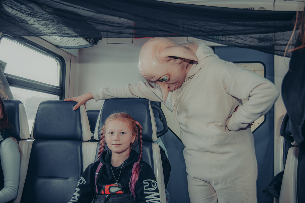 Настоящие фанаты Поттерианы, ликуйте! Сова с письмом из школы чародейства сбилась с маршрута и затерялась меж серых многоэтажек спальных районов. Однажды она доберется до Владимира с зажатым в клюве письмом. Например, в феврале, когда до Коврова можно будет добраться на «Хогвартс-экспрессе». Это не шутка.