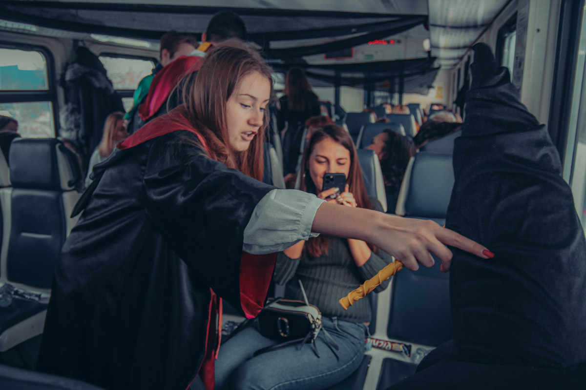 Настоящие фанаты Поттерианы, ликуйте! Сова с письмом из школы чародейства сбилась с маршрута и затерялась меж серых многоэтажек спальных районов. Однажды она доберется до Владимира с зажатым в клюве письмом. Например, в феврале, когда до Коврова можно будет добраться на «Хогвартс-экспрессе». Это не шутка.