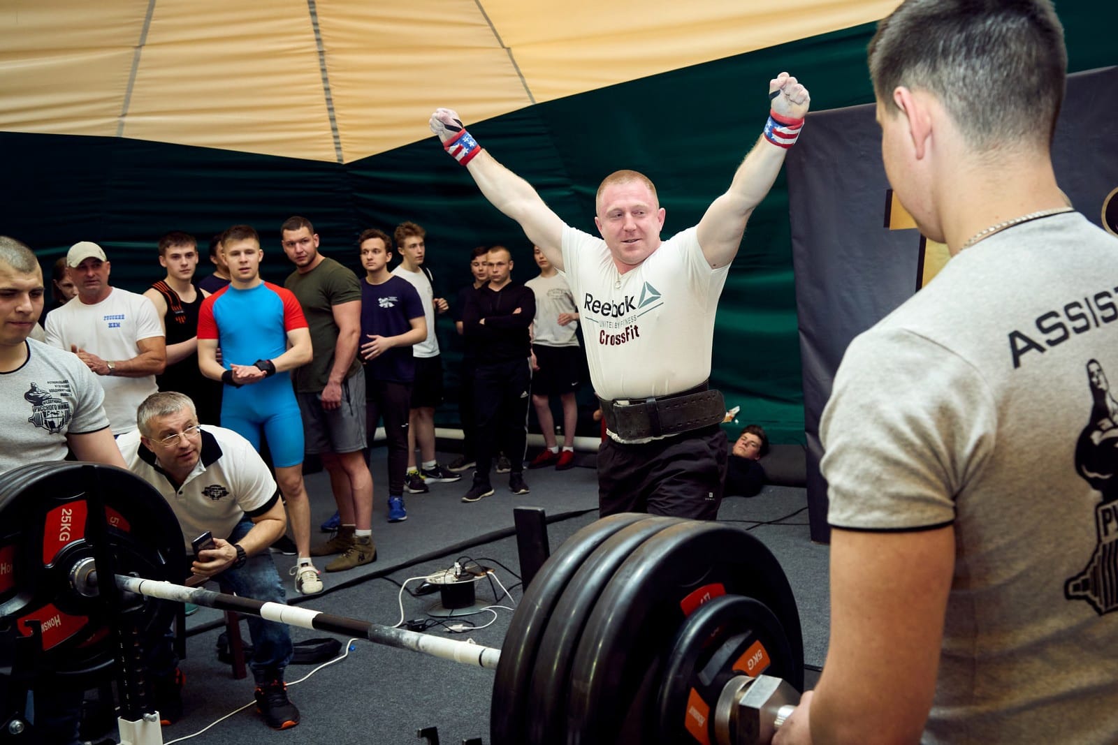 Стремясь быть физически развитым человеком, Ярослав Холод немного переусердствовал и стал чемпионом мира! О воле к победе, несмотря на боль и прочие сложности, а также о нюансах русского жима позитивный атлет рассказал в интервью для «Ключ-Медиа».