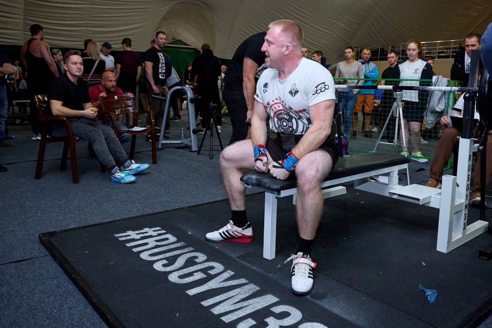 Стремясь быть физически развитым человеком, Ярослав Холод немного переусердствовал и стал чемпионом мира! О воле к победе, несмотря на боль и прочие сложности, а также о нюансах русского жима позитивный атлет рассказал в интервью для «Ключ-Медиа».