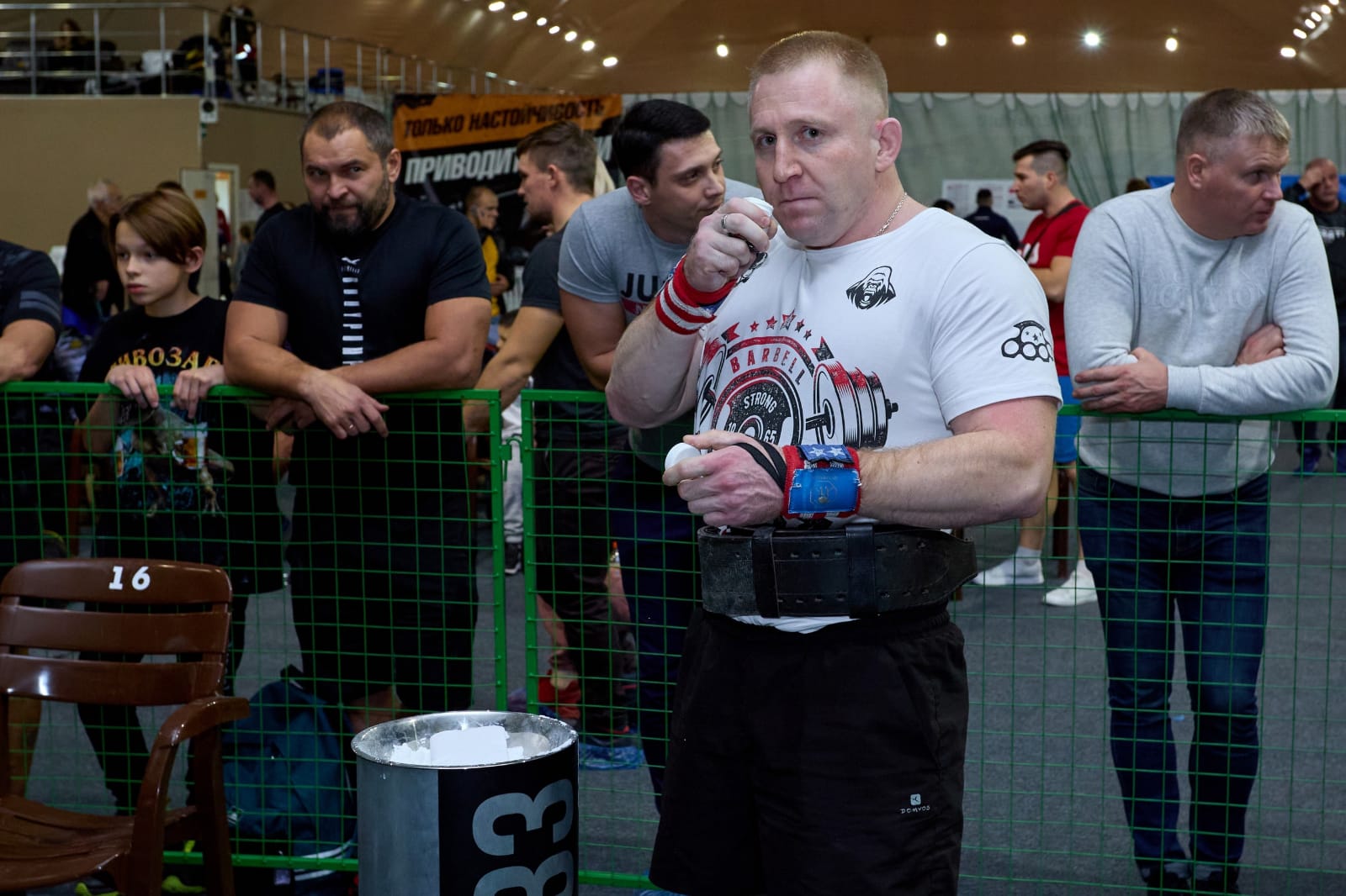 Стремясь быть физически развитым человеком, Ярослав Холод немного переусердствовал и стал чемпионом мира! О воле к победе, несмотря на боль и прочие сложности, а также о нюансах русского жима позитивный атлет рассказал в интервью для «Ключ-Медиа».