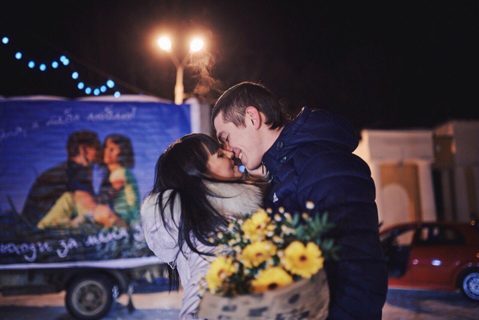 Жители Владимирской области делятся удивительными историями о сюрпризах, которые изменили всю их жизнь. Как насчет предложения руки и сердца на ринге после боя или надписи на поле, пригодной для прочтения с самолета? Эти и другие романтические приключения влюбленных в материале!