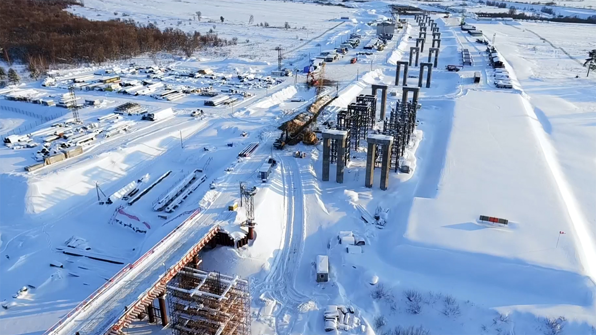 На каком этапе строительства находятся мосты через Клязьму и Оку? Что будет с проездным для детей и что не так с новой транспортной развязкой на Сперанского? Все, что происходит на дорогах и вокруг них, в обзоре недели.