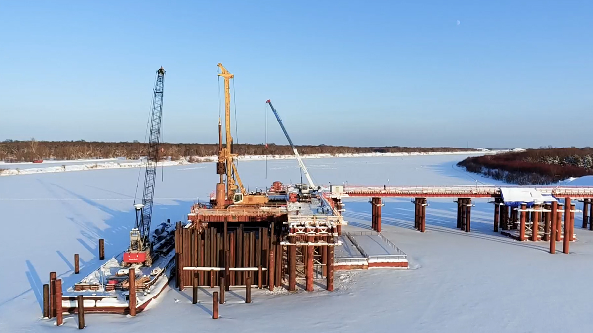 На каком этапе строительства находятся мосты через Клязьму и Оку? Что будет с проездным для детей и что не так с новой транспортной развязкой на Сперанского? Все, что происходит на дорогах и вокруг них, в обзоре недели.